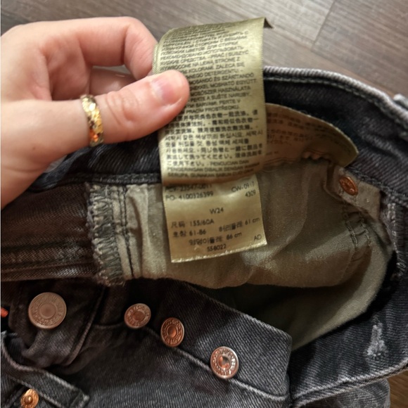 Grey Levi’s Shorts Size 24 - Picture 3 of 5